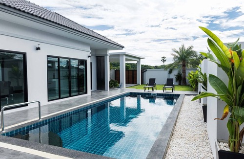 Pak Nam Pran Villa | New villa with pool and Jacuzzi - 900 m from Pak Nam Pran beach