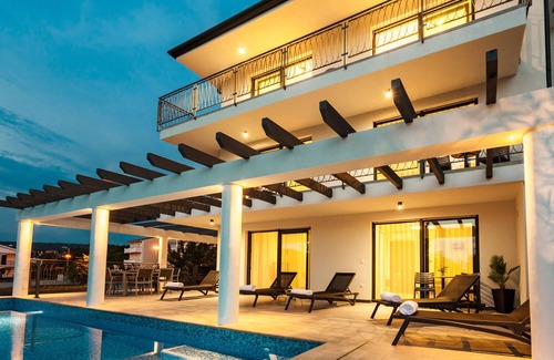 Malinska-Dubasnica Villa | New villa with pool, sea view, beach - TRAVELER Reiseburo Krk - ID 2191