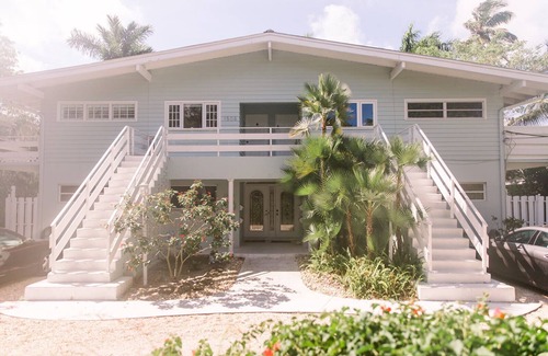 Royal Harbor Condo | New! Waterfront, 1/2 block to Naples Bay, Bike! Private Doc! Pet Friendly!