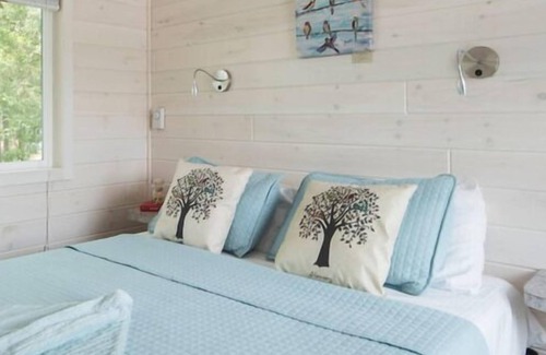 Steele Creek Cabin | New Waterfront Cabin On The Large Sundeck 1 Bedroom Cabin by Redawning