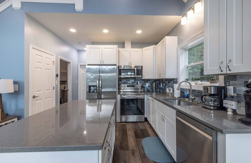 Mount Gilead House | New, waterfront, family size lake house in a quiet cove at Lake Tillery.