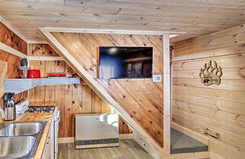 Northeast Somerset Apartment | NEW! Waterfront Studio Cabin w/ Private Fire Pit!