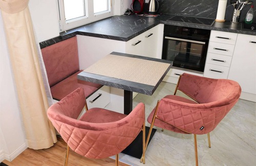 Leopoldstadt Apartment | New! Welcome to Arize - Beautiful City Apartment