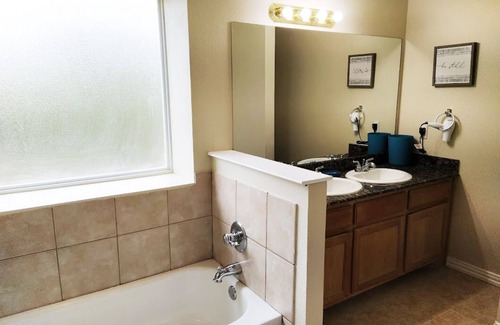 North Richland Hills House | New Year New You Rate for Limited Time