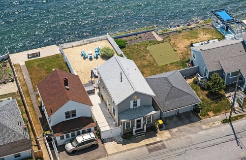 Somerset House | New! Your very own Summer Oasis - Direct Oceanfront - 3BD Cozy & Peaceful home