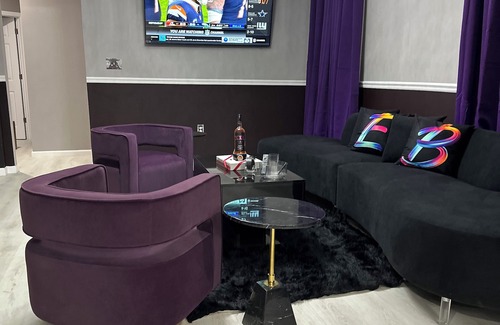 Weequahic Apartment | Newark airport Prudential center suite