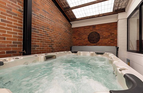 Newcastle West House | Newcastle Penthouse - Spa, Pool Table, City Center