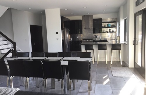 Riverside House | Newer Beachfront Contemporary, Unparalleled Views