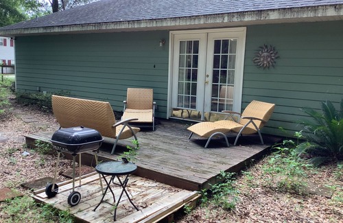 Branford House | Newer built Three/two home - Open floor plane Outside gas barbecue and fire pit