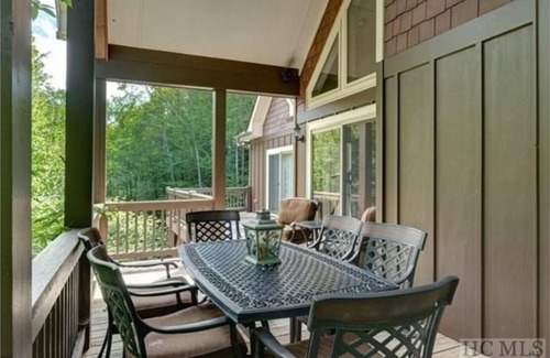 Highlands Falls House | Newer Constructed Large Mountain Home in Luxury Gated Country Club w/hot tub
