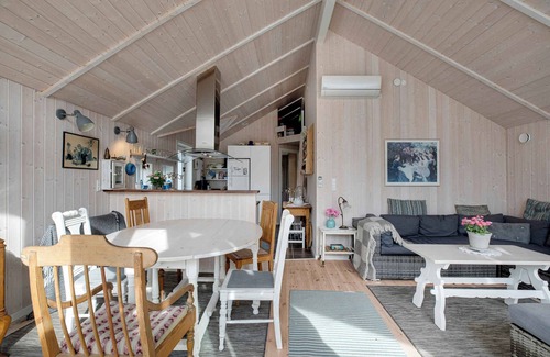 Hornsved House | Newer holiday home in green surroundings