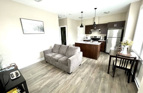 Langford Apartment | Newer private cozy 1 bdrm suite located 5 mins from all amenities.