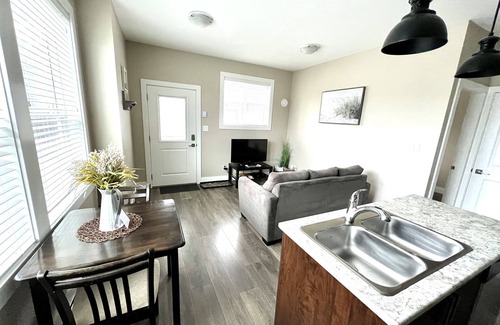 Langford Apartment | Newer private cozy 1 bdrm suite located 5 mins from all amenities.