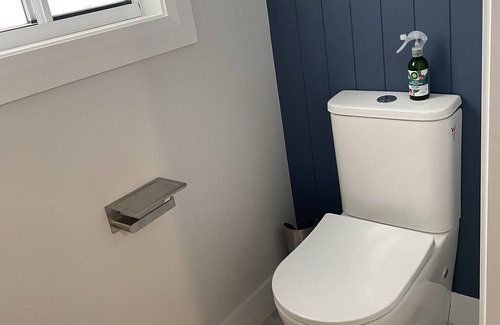 West Tamworth Villa | Newly built 2 bedroom retreat.Centrally located Pet friendly.