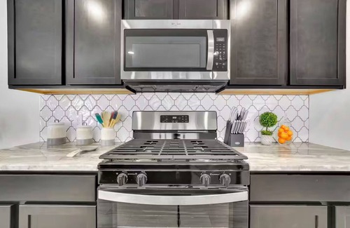 Houston House | Newly Built 3-Bed Modern Haven, Close to Airport