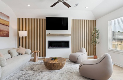 Lowell House | Newly Built 3BR Retreat in the Heart of NWA – I-49 & Hot Spots