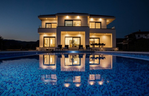 Donji Prolozac Villa | Newly built and very spacious villa with 4 ensuite bedrooms!