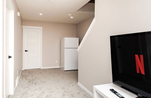 Southwest Calgary House | Newly built Cozy 2bedroom secondary suite in Calgary