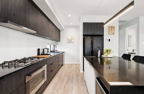 Mannum House | NEWLY BUILT END OF 2024, THIS SPACIOUS RIVER HOME COMFORTABLY ACCOMMODATES 13
