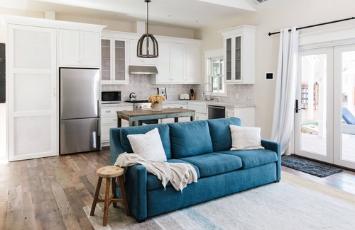 Glen Ellen House | Newly built farmhouse-style home in the beautiful Sonoma wine country