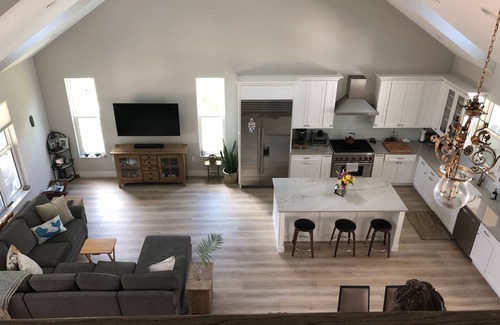 Hobe Sound House | Newly Built Florida Cottage Style Homen Private and welcoming close to beach!