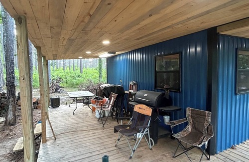 Zavalla Cabin | Newly built, fully furnished cabin located on Parker Point near Sandy Creek.