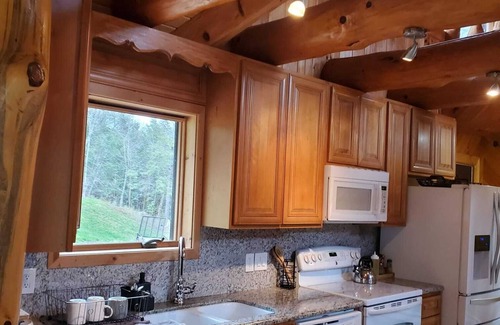 Monticello Cabin | Newly Built Handcrafted Cozy Log Home