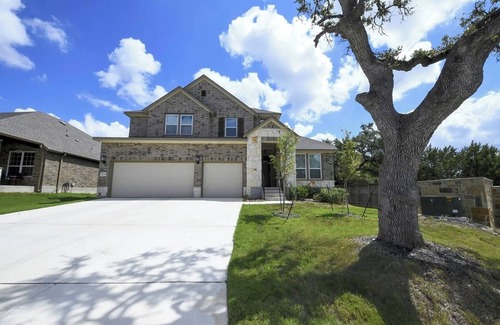 Scenic Oaks House | Newly Built Hill Country Home Minutes from the Rim, UTSA, La Cantera, Six Flags