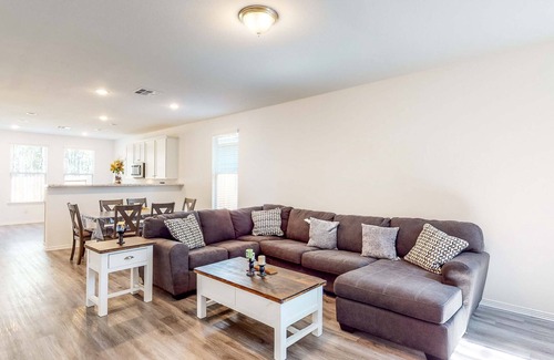 Porter House | Newly Built Home - Open Layout - Central Location