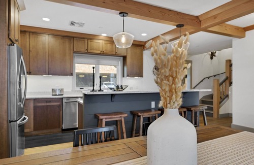 Moscow House | Newly built luxury villa at Trapp Resort with mountain views & perks