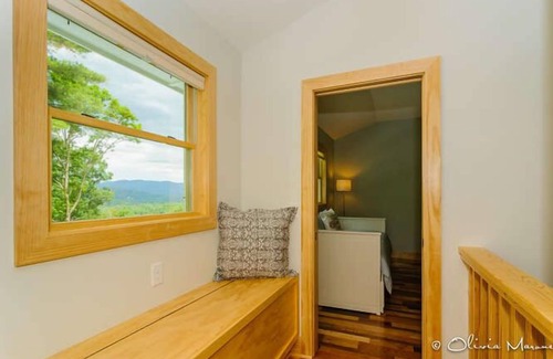 Asheville House | Newly Built Mountain Cabin With Views, Privacy And 10 Min. From Downtown!