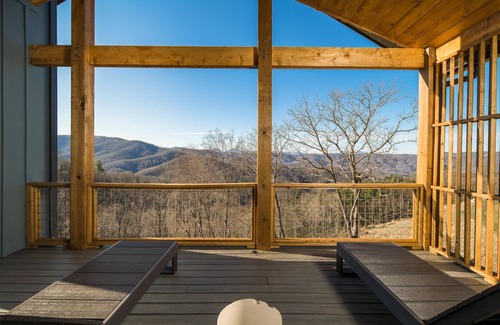Boone House | Newly Built! Professionally decorated with long range views. HOT TUB!