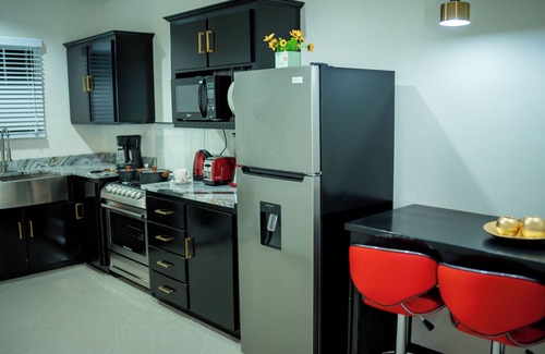 Dauphin Apartment | NEWLY BUILT ROMANTIC ESCAPPE LUXURY SUITE