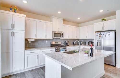 Tracy House | Newly Built Tracy Home with Backyard and Pool Access!