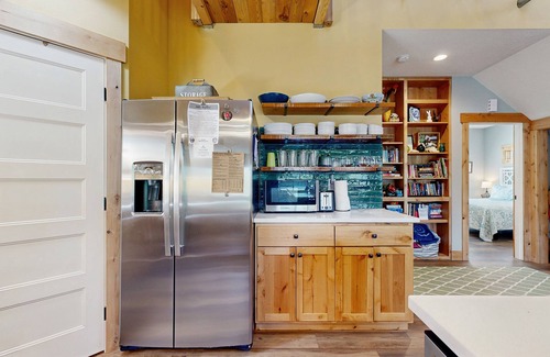 Neskowin House | Newly constructed home with firepit & large deck - walk to the beach & golf