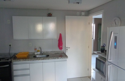 Derby Condo | Newly Decorated, Charming Neighborhood With Restaurants And Bars