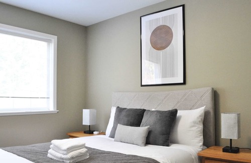 Regional District of Nanaimo House | Newly Furnished 4 BD home. Minutes to the ocean