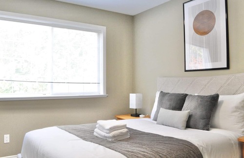 Regional District of Nanaimo House | Newly Furnished 4 BD home. Minutes to the ocean