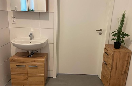 Hoppegarten Apartment | Newly furnished studio in close proximity to the city of Berlin.