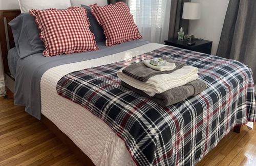 West Roxbury Apartment | Newly Furnished Studio Apartment walk to Train&Buses in Boston