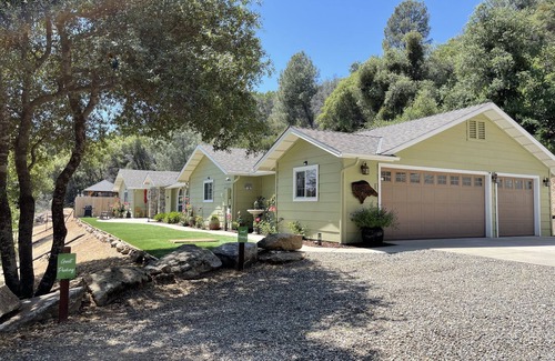 Mariposa Apartment | Newly Listed - Granite Hill - 2 Queen Bedroom Guest Suite A
