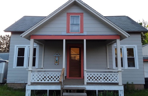 Lily Dale House | Newly Listed! Join us for our 2nd season of hospitality at The Pineapple Place.