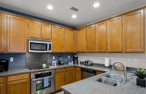 Reno House | Newly listed Luxurious 4 bedroom home. Great basecamp for Mt Rose visits.