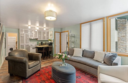 Snowmass Village Condo | Newly Listed! Easy Access To Snowmass Base Village Lifts, Shops, Dining. Gas FP, W/D, Pool, HT