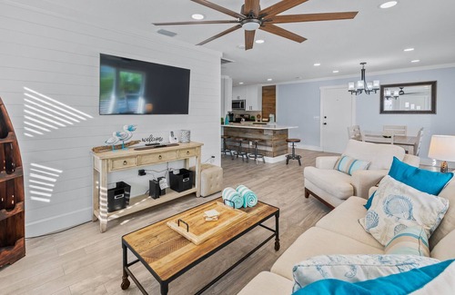 River District House | Newly refreshed in-town duplex near Bradenton attractions