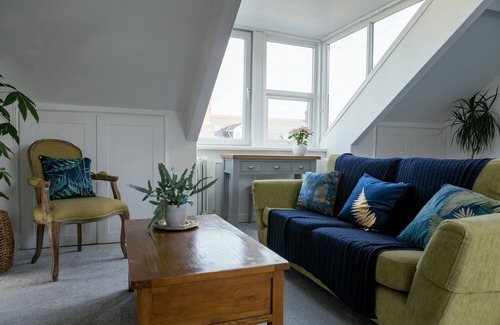 Gosforth House | Newly Refurbished Studio Apartment. two minutes from Gosforth High Street
