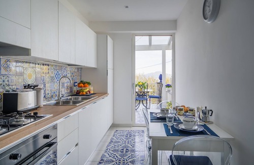 Priora Apartment | Newly refurbished 2 bedroom flat near Sorrento