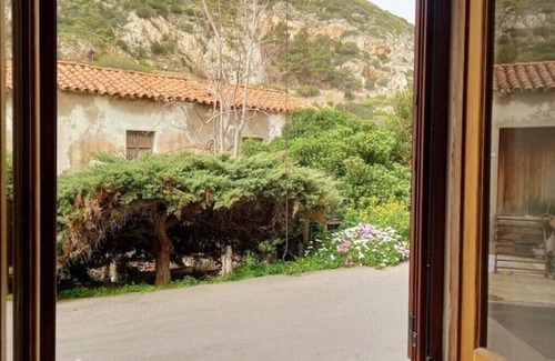 Buggerru Apartment | Newly refurbished Apartment great location