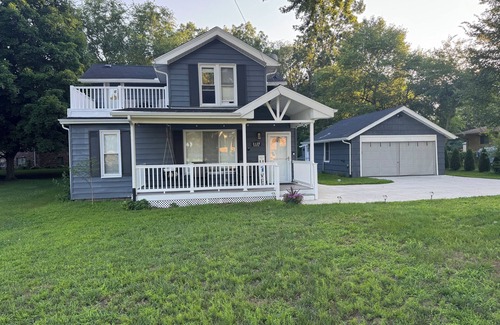 North Street House | Newly Remodeled, Comfy Home w/Large Fenced Yard