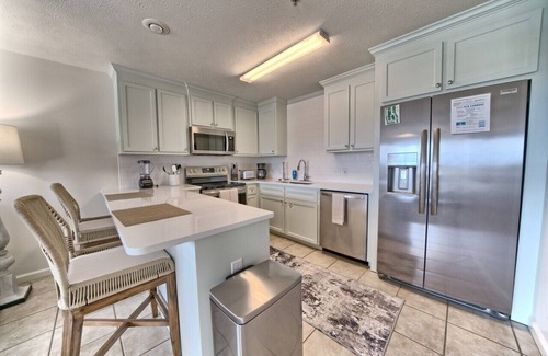 Summer Breeze Condo | Newly Remodeled Beach Bliss: King Bed & Bunk Twins at Horizon South!